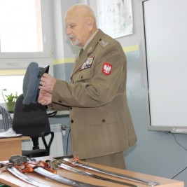 Lekcja patriotyzmu z honorowym mieszkańcem gminy Poświętne